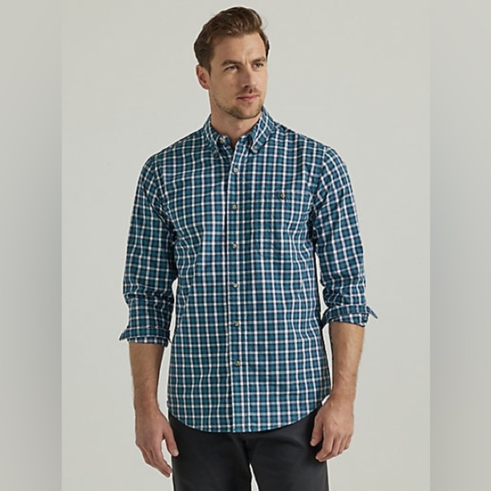 Wrangler Rugged Wear Long Sleeve Plaid Button Down Shirt in Teal Navy